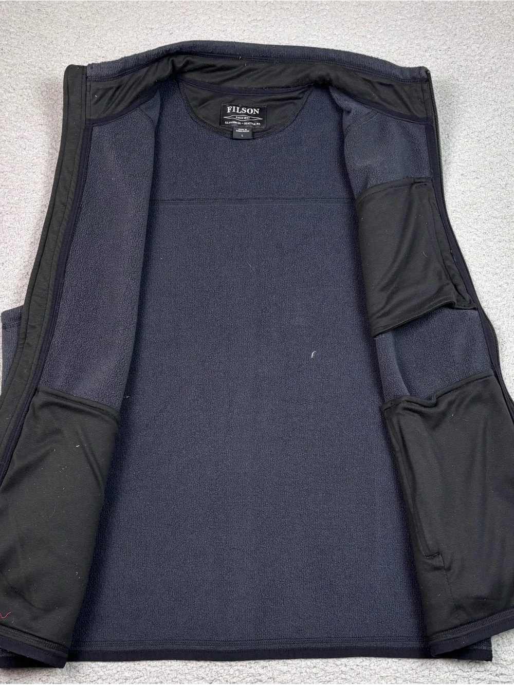 C.C. Filson Ridgeway Fleece Vest Men's Size L Full Zip Outdoor Sweater Large